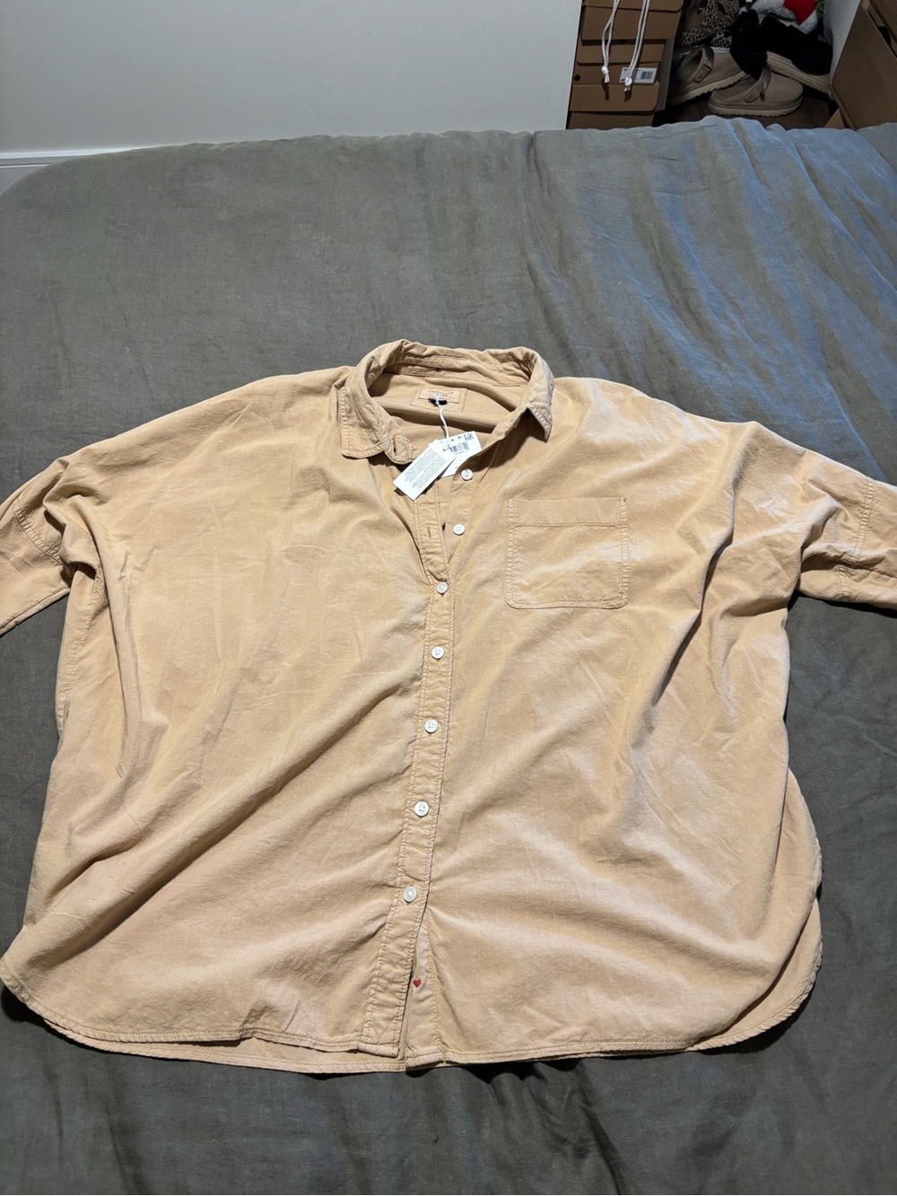 American Eagle Outfitters women’s NWT Tan Button-Down Shirt SIZE LARGE oversized